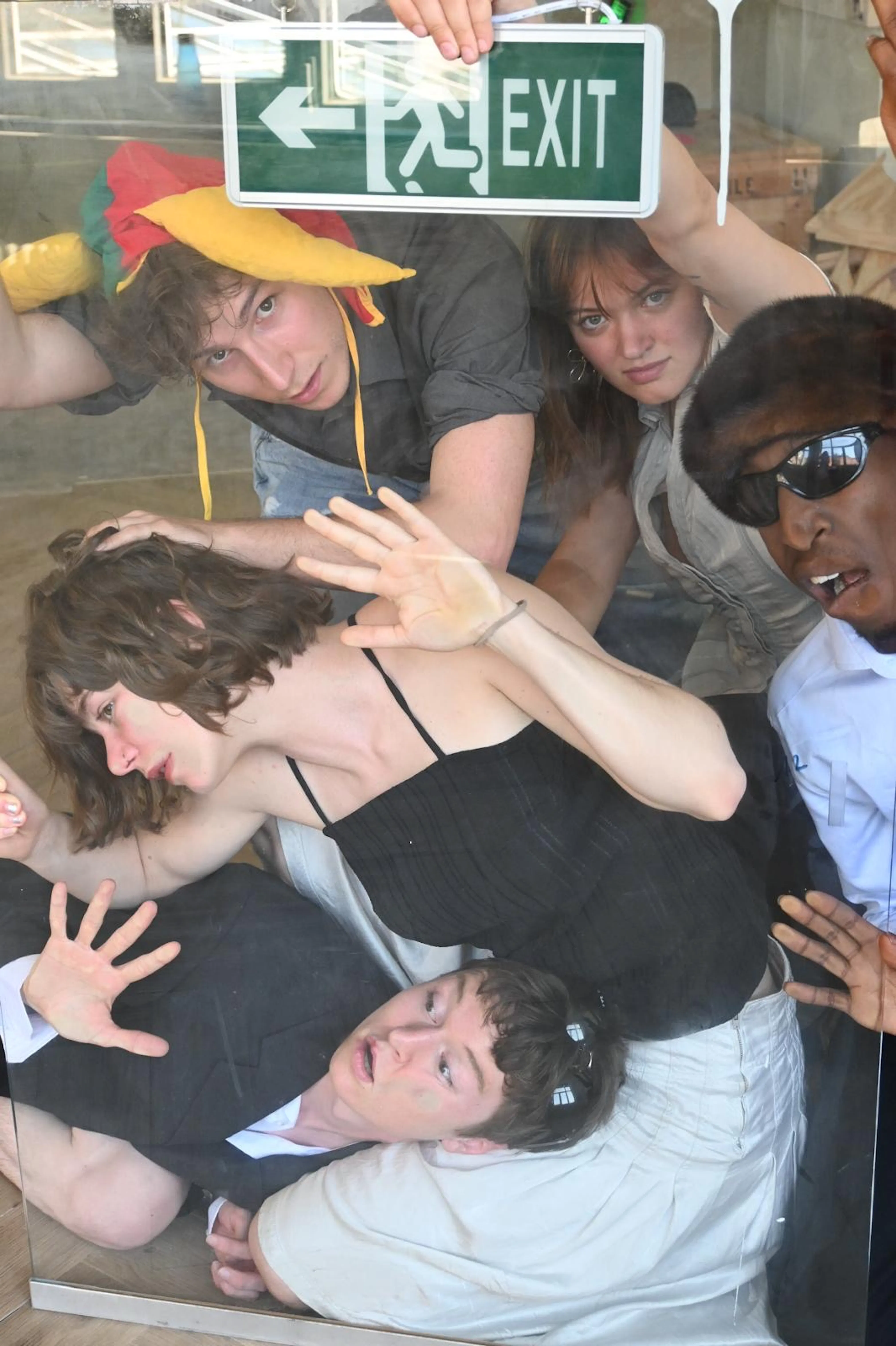 Dwazen - Lena Leue & Kobe Debie / Luca School of Arts | (c) Yanni Loenders & Jenne Vande Velde