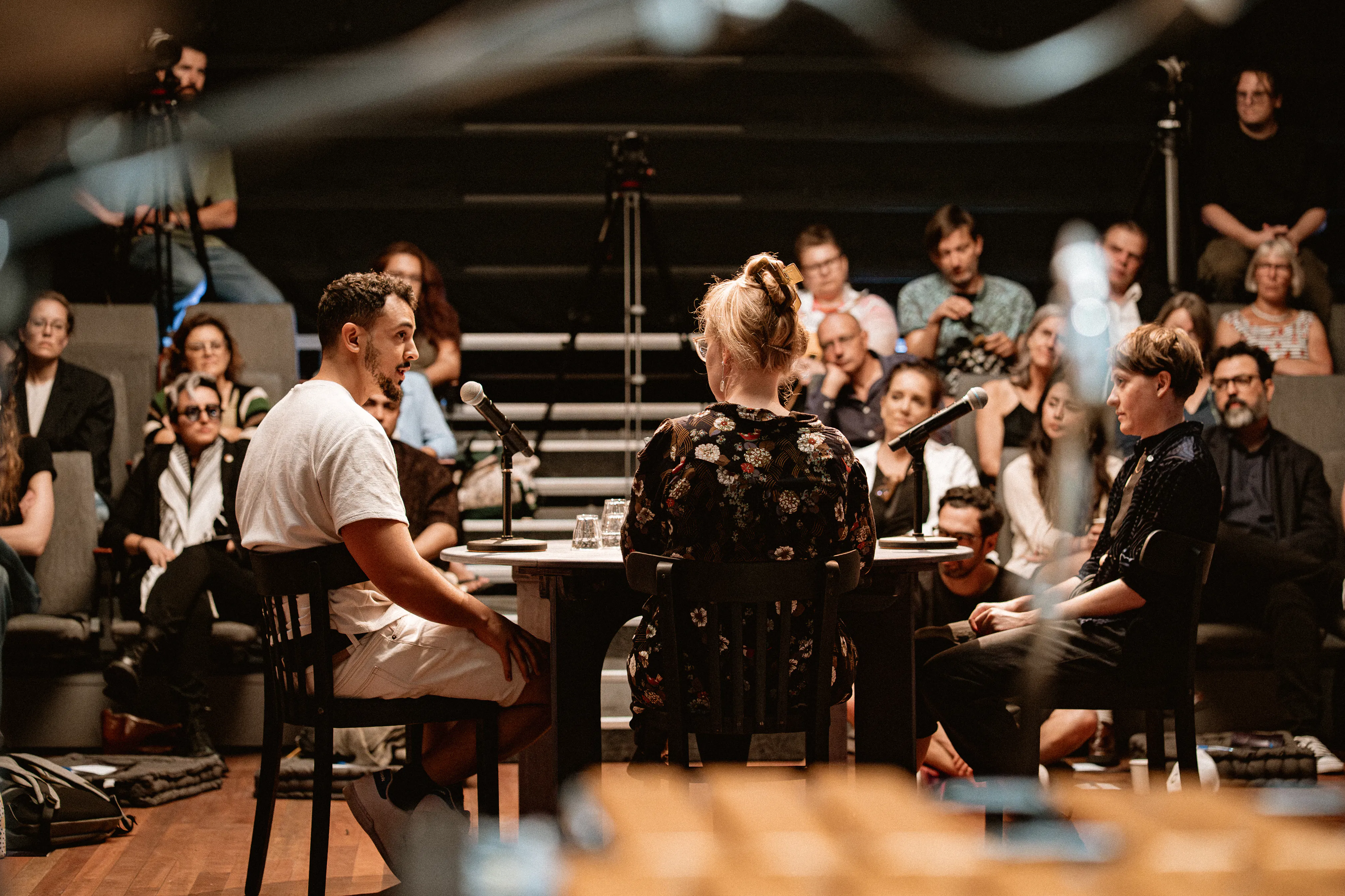 Nothing Bigger than Humanity - Andrea Voets & Resonate Productions | (c) Petra Nieuwburg