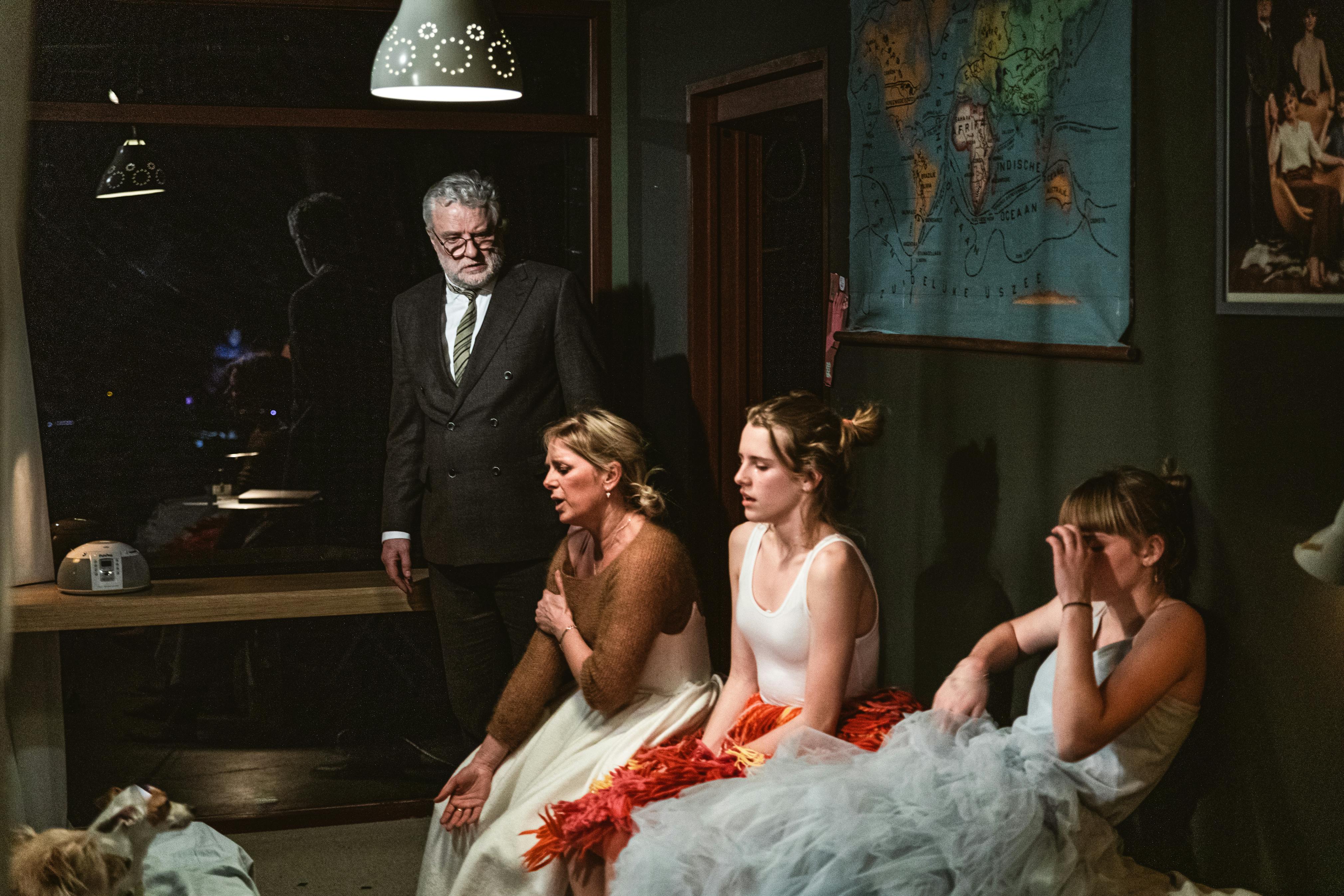 Scènebeeld 'Familie'_c Michiel Devijver Scènebeeld 'Familie'_c Michiel Devijver